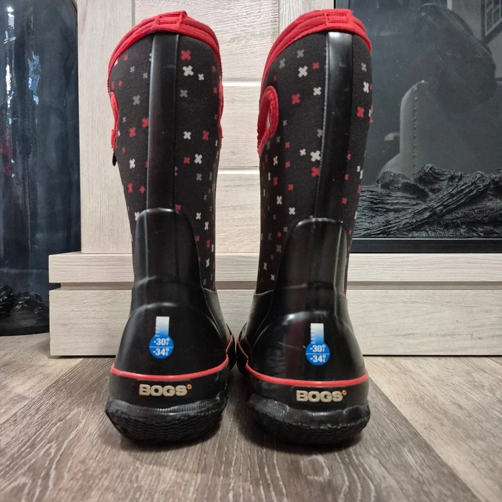 Bogs Kids Classic Plus Waterproof Boots Black Red Cross Print Pull On Size 1
